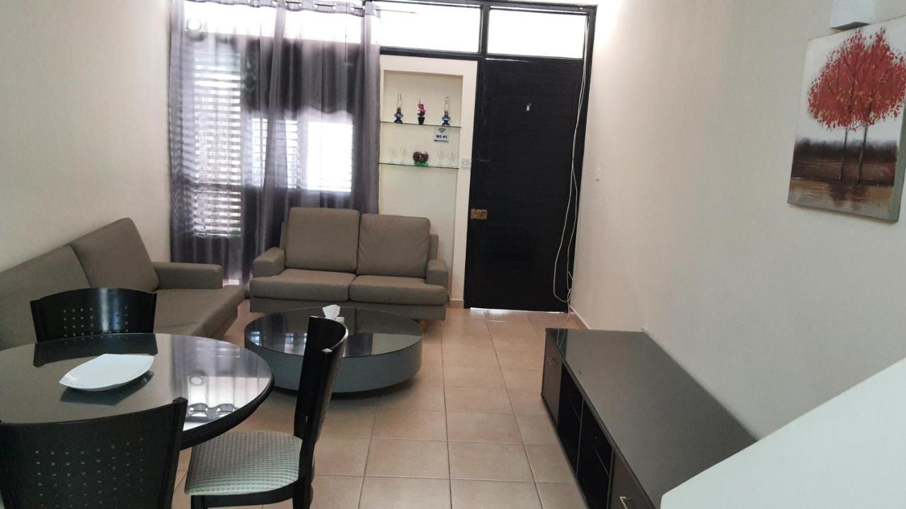 Lovely 2 Bedrooms In The Tourist Area In Paphos . מראה חיצוני תמונה